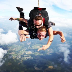 Olivier Vanlandeghem skydiving with aerial view